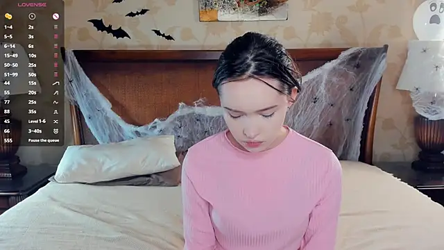 HerminePenna online show from November 1, 8:24 pm