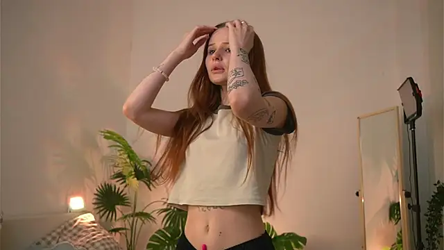 Lillie Woods online show from September 28, 11:43 pm