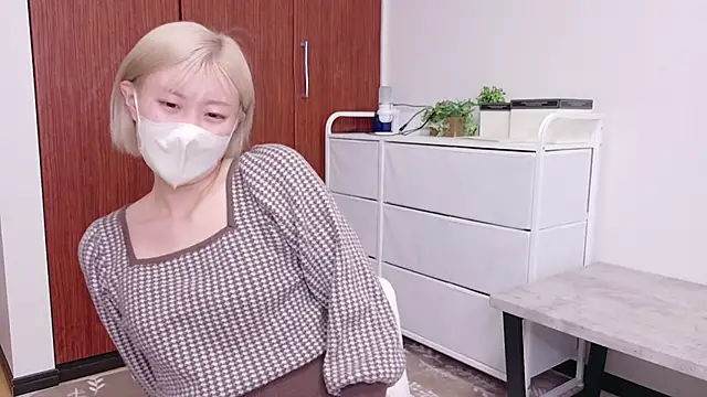 Nana  ch online show from March 24, 6:13 pm