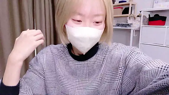 Nana  ch online show from February 3, 3:48 am