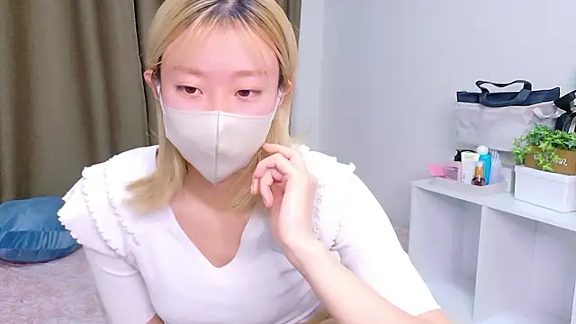 Nana  ch online show from December 17, 11:47 am