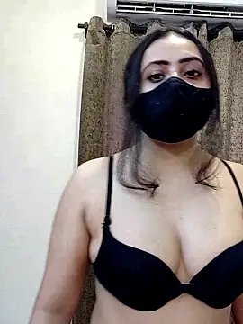 Snapshot of sexy_aaliya_hamidi chatting on September 26, 7:50 am sexy aaliya hamidi online show from September 26, 7:50 am