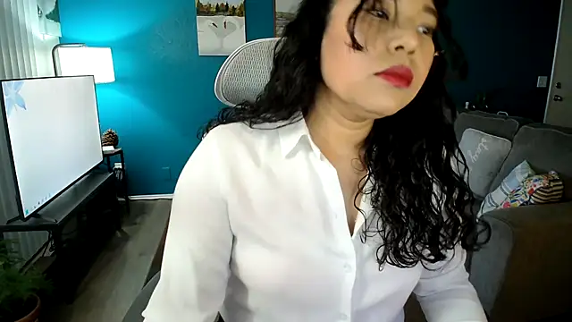 SHEILYN  online show from May 12, 4:21 am