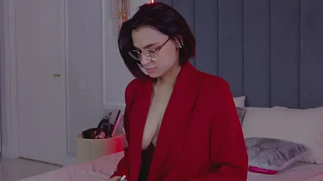 VioletAsh online show from April 12, 7:55 am