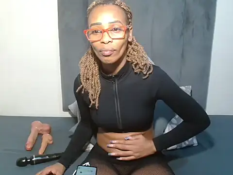 GorillaGripCunt77 online show from November 16, 4:18 pm