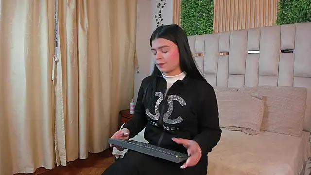 Jade Nmm online show from January 13, 1:26 pm