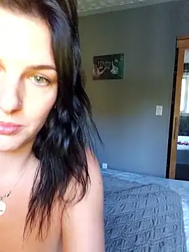HarleyMilf1740 online show from September 15, 4:25 pm
