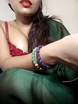 TheSassyGirl7 online show from July 7, 8:22 pm