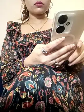 TheSassyGirl7 online show from May 19, 7:43 pm