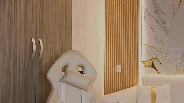 Madam Hott online show from October 21, 3:54 am