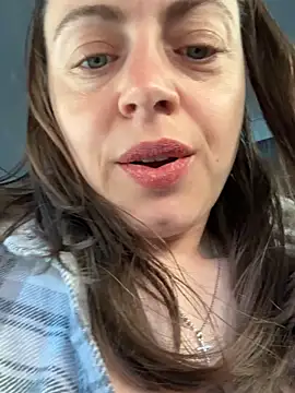 ladywithbigass online show from May 5, 5:21 am