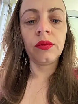 ladywithbigass online show from May 11, 4:47 am
