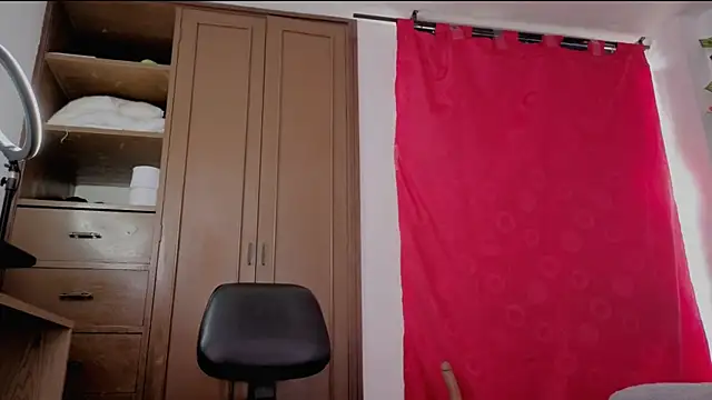 MiaCollinssx online show from May 20, 2:36 pm