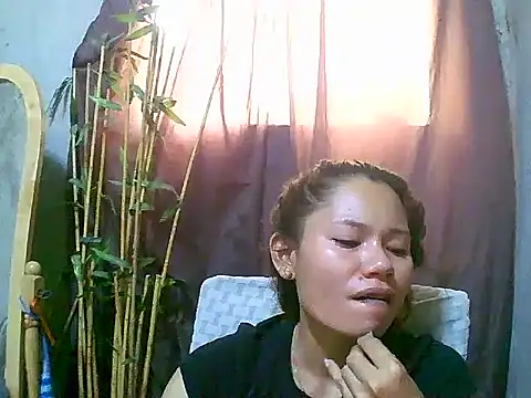 Sweeetgurll online show from April 13, 6:36 am