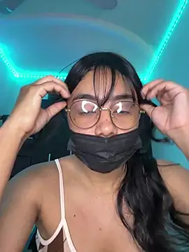 Kyra  Rose online show from February 7, 9:40 pm