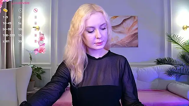 DaisyQuin online show from October 5, 9:36 am