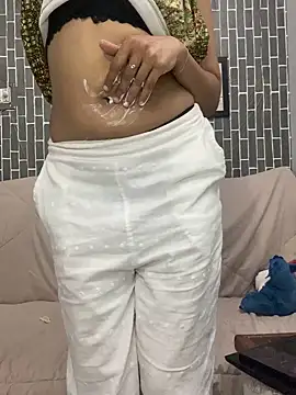 Riya-6969 online show from April 4, 9:13 pm