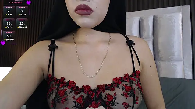 Zahra milks online show from May 23, 2:04 pm