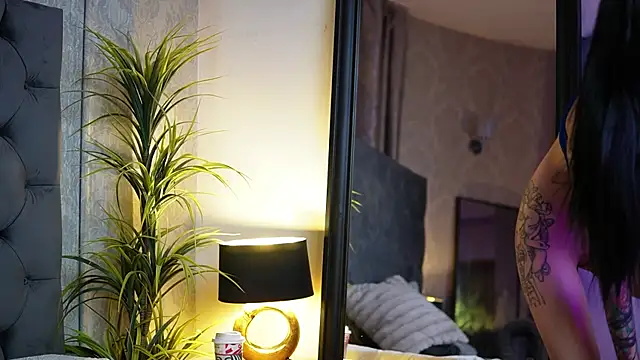 MiamiCoffee online show from November 17, 7:47 pm