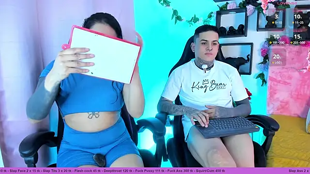 Sarahandzack online show from January 6, 10:57 pm