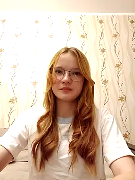 Snapshot of Ginger_Emma chatting on October 25, 8:05 pm Ginger Emma online show from October 25, 8:05 pm