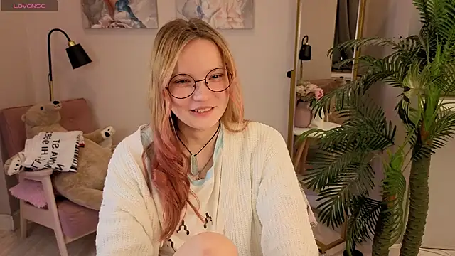 Snapshot of Ginger_Emma chatting on September 25, 2:16 pm Ginger Emma online show from September 25, 2:16 pm