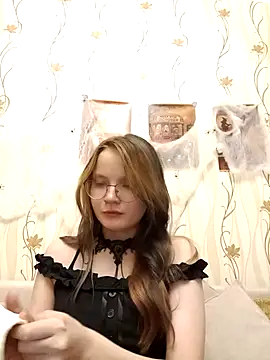 Snapshot of Ginger_Emma chatting on October 31, 8:24 pm Ginger Emma online show from October 31, 8:24 pm