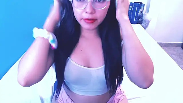 Violeta  Rose online show from September 27, 8:05 pm