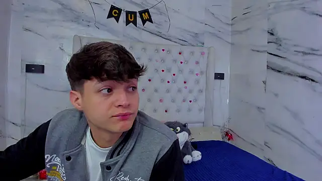 Ari and Storm online show from April 28, 1:48 pm