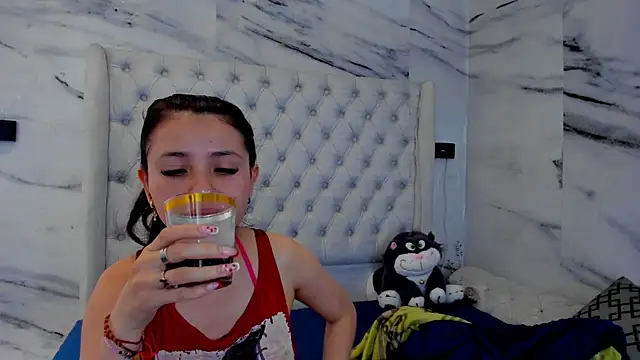 Ari and Storm online show from January 10, 4:33 pm