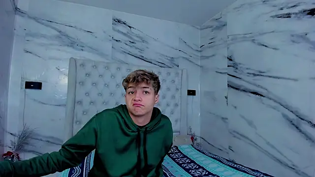 Ari and Storm online show from October 5, 12:43 pm