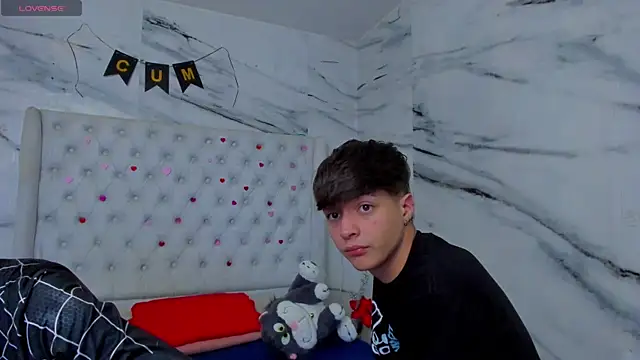 Ari and Storm online show from May 19, 3:41 pm