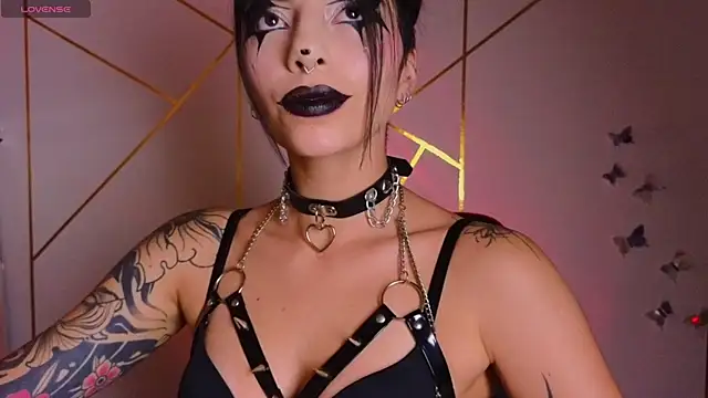 Snapshot of Hollyxx_ chatting on October 4, 5:35 am Hollyxx online show from October 4, 5:35 am