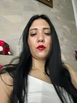 PrincessYYara online show from May 17, 8:30 pm