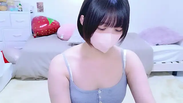 Hinata Sun online show from May 4, 10:35 pm