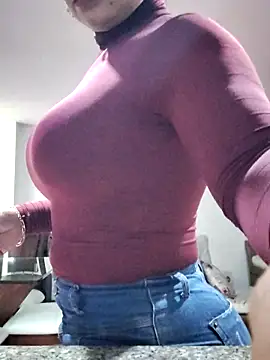mia mancinii online show from May 18, 3:05 am