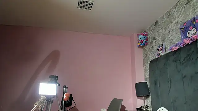 Missy Aprill online show from May 22, 1:42 pm