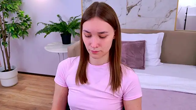 AmadaReine online show from November 15, 4:19 pm