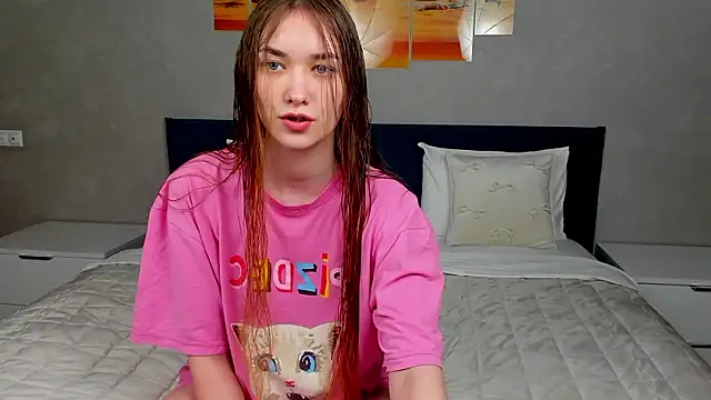 AmadaReine online show from February 21, 3:18 am