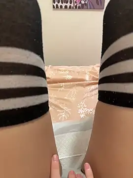 littiekitty online show from November 20, 4:30 pm