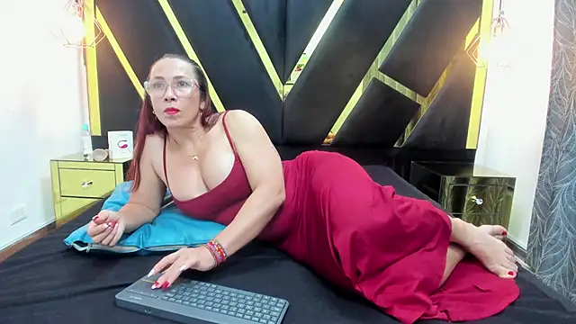 agatha fit online show from May 11, 1:02 pm
