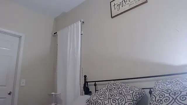 livvylane online show from October 5, 1:54 am