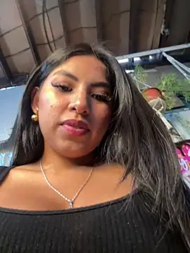 BrunetteBliss69 online show from May 20, 9:45 pm