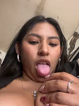 BrunetteBliss69 online show from May 9, 12:45 am