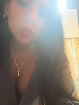BrunetteBliss69 online show from May 12, 10:27 pm