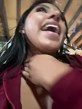 BrunetteBliss69 online show from May 15, 11:18 pm