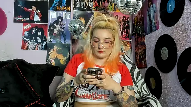 Avril Maria online show from March 3, 9:43 pm