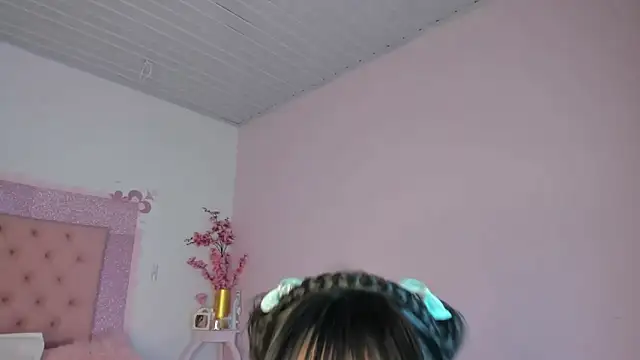 roxyswt online show from June 18, 4:58 am