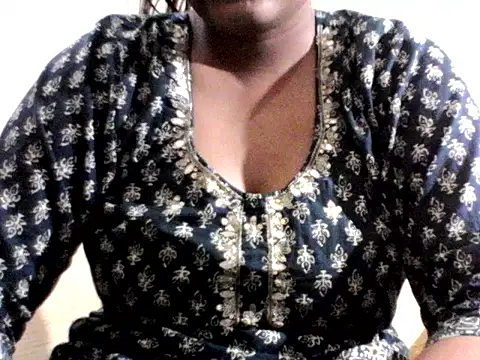 Tusha 001 online show from May 8, 6:54 pm