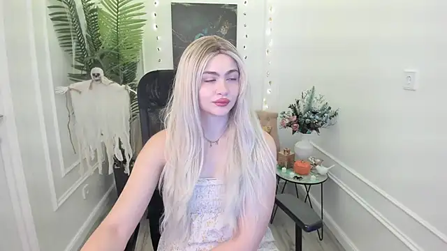 LeslieMineg online show from October 16, 11:24 am